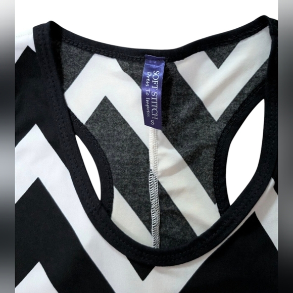 $5⛄NWT Soft Stitch Black and White Chevron Print Dress - Picture 4 of 6